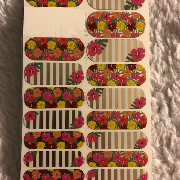 Jamberry Waikiki - Picture 2 of 3